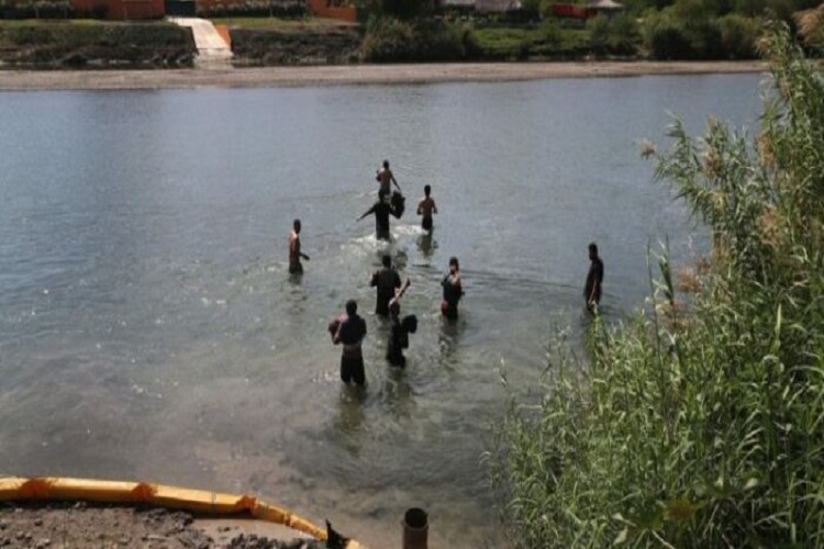 47 venezolanos cruzaron el río Texas desde México hasta EEUU (+Video)
