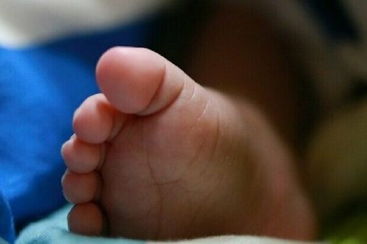 Bebé sobrevive en apartamento donde cinco adultos fueron encontrados muertos por sobredosis