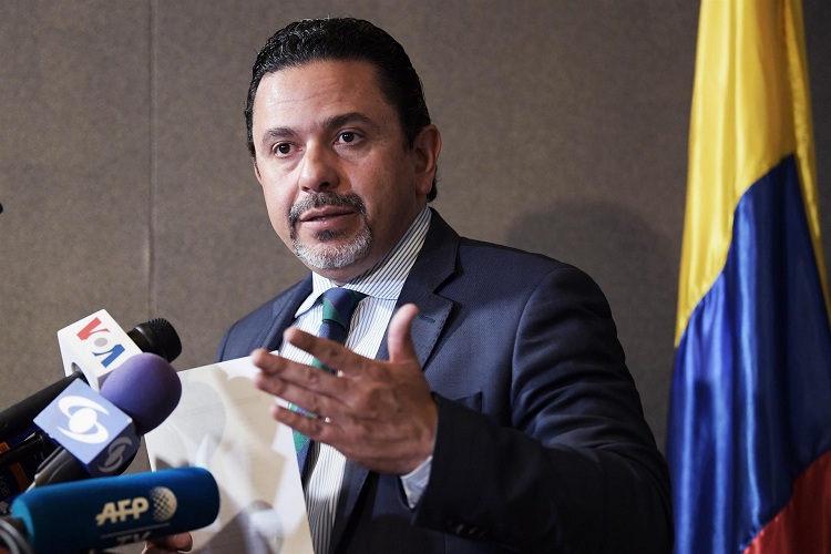 Renuncia el alto comisionado para la Paz de Colombia en medio de la crisis