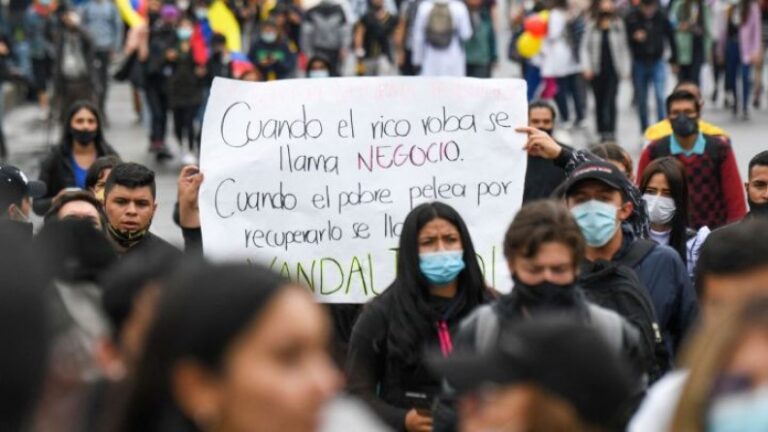 Multitudinarias marchas en Colombia en el inicio del segundo «paro nacional»