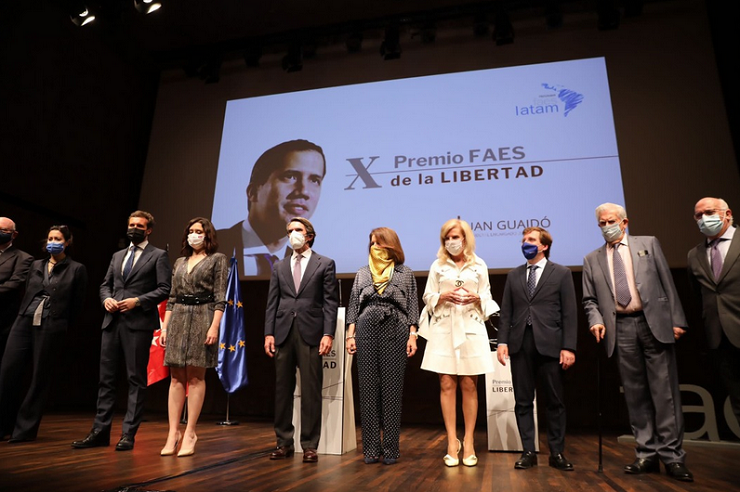 La fundación FAES entregó el premio a la Libertad a Juan Guaidó