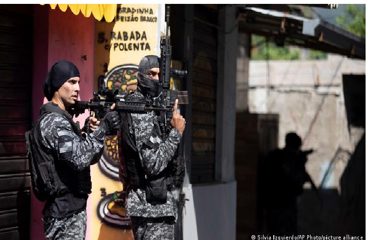 Operación policial deja al menos 25 muertos en favela de Río de Janeiro