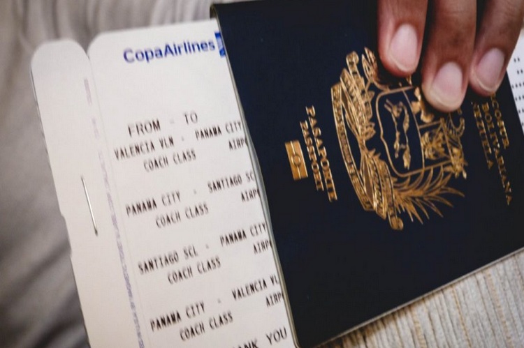 Pasaportes venezolanos tendrán vigencia de 10 años a partir de su vencimiento en Colombia