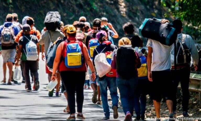 Colombia regularizó a más de 700 mil venezolanos