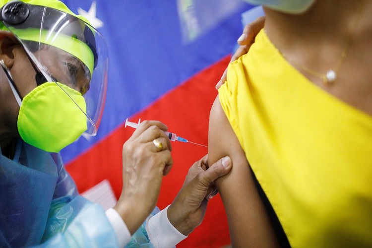 Venezuela podría tardar 10 años en vacunar a toda su población, según Academia de Medicina