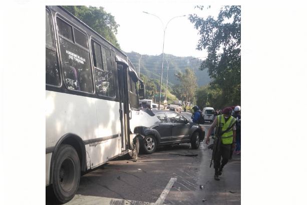 Choque múltiple complica tránsito en la carretera Panamericana