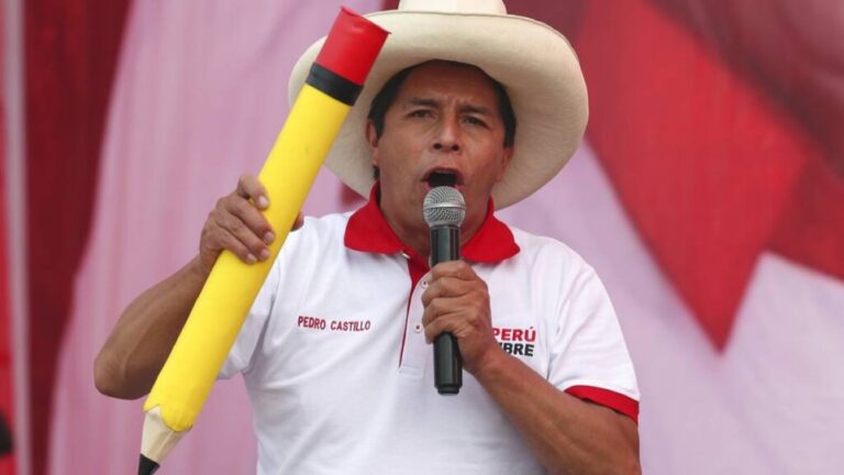 Castillo aventaja por más de 78.000 votos a Fujimori con escrutinio al 97,2%