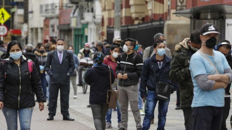 Colombia suma otros 27.827 nuevos contagios y 595 muertes por covid-19