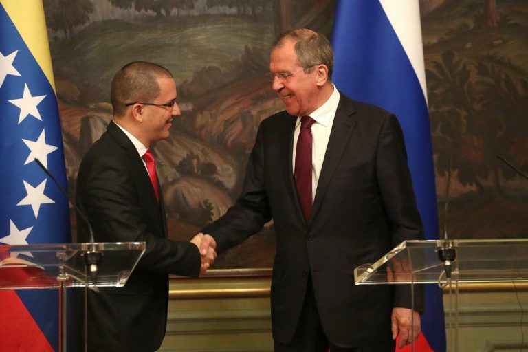 Arreaza y Lavrov tratarán situación de la lucha contra el Covid