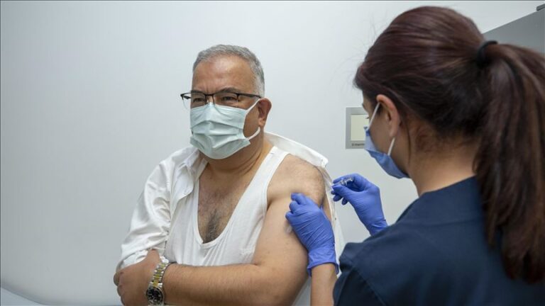 EEUU reconoce que no alcanzará meta del 70% de adultos parcialmente vacunados en julio