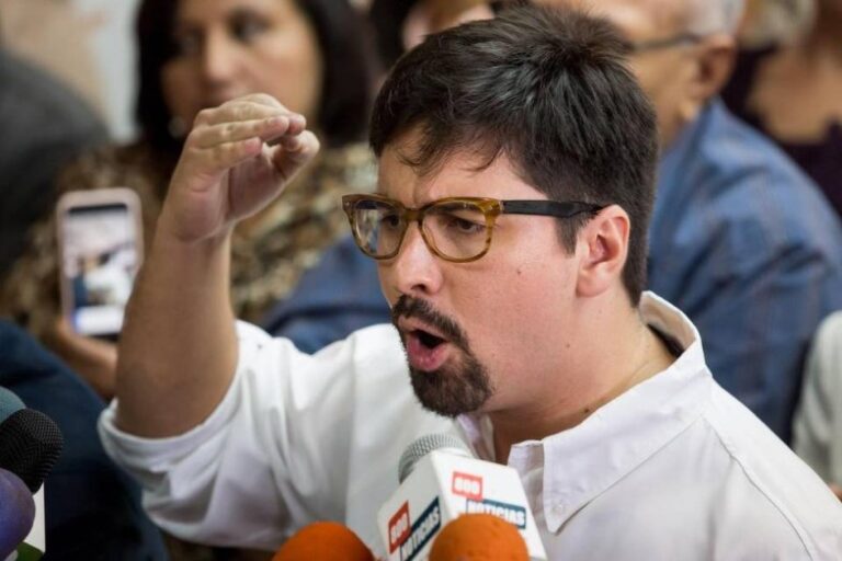 Freddy Guevara denuncia disparos contra el carro de Guaidó
