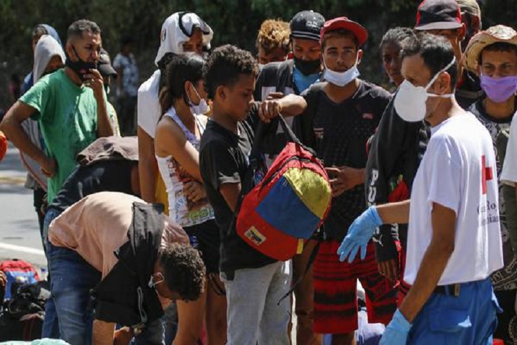 Cientos de venezolanos regresarán desde Trinidad y Tobago por el desempleo