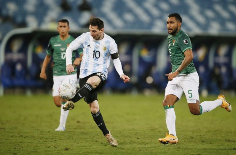 Messi comanda goleada de Argentina contra Bolivia