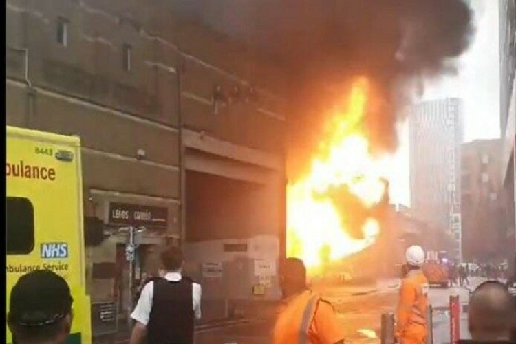 Londres registró una explosión e incendio en una estación de metro