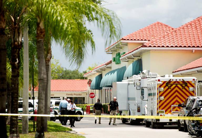 Tres muertos en tiroteo en un supermercado de Florida