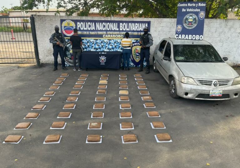 Carabobo: Teniente de la GNB y un civil detenidos por transportar 50 panelas de presunta droga