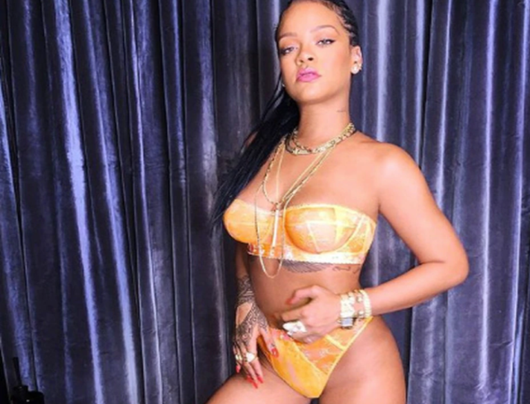 Rihanna volvió a encender las redes posando su propia lencería