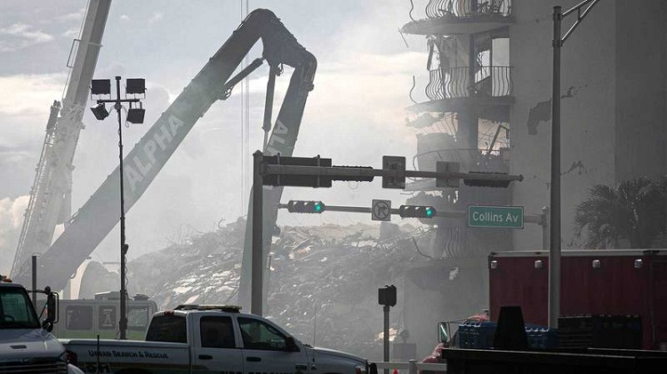 Incendio dificulta labores de rescate en edificio de Miami Beach