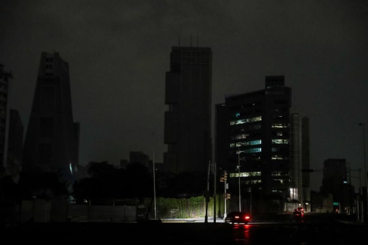 Un fallo eléctrico deja sin luz gran parte de Caracas y varios estados más