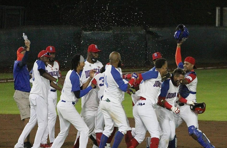 Dominicana vence a Países Bajos en preolímpico de béisbol