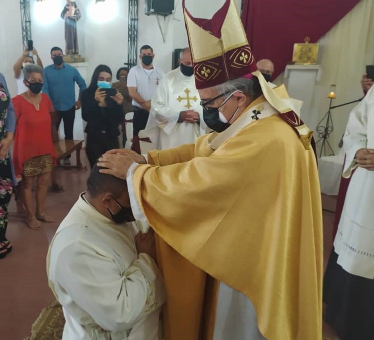 Arquidiócesis de Coro celebra la ordenación de un nuevo sacerdote