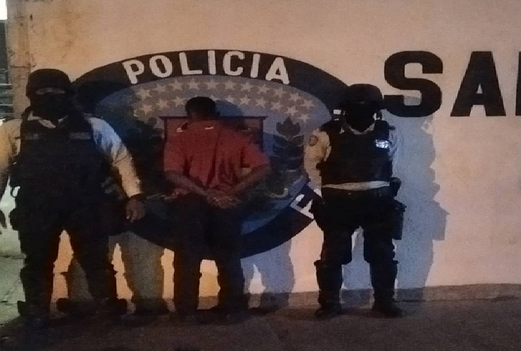 Detenido antes de ser linchado por actos lascivos en contra de una adolescente