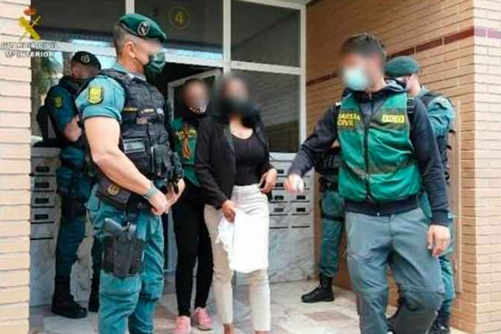 10 personas arrestadas en España por explotación sexual de venezolanas y colombianas