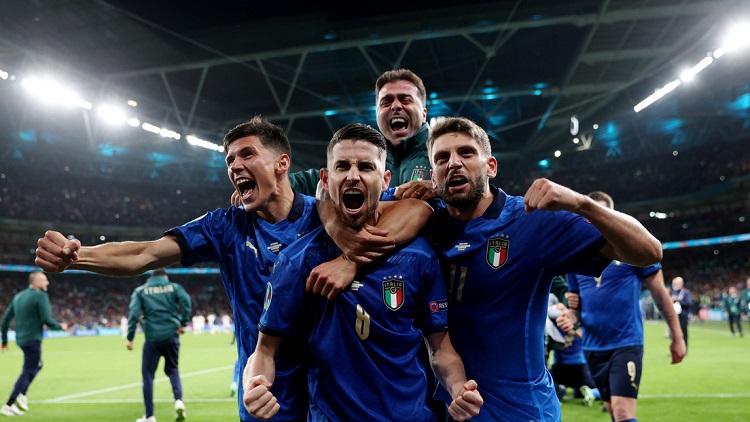 Italia gana a España y clasifica para la final de la Eurocopa