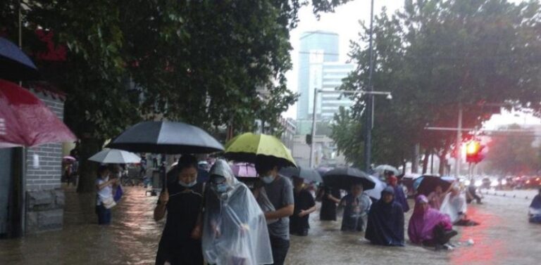 Al menos 12 muertos por las lluvias torrenciales en el centro de China