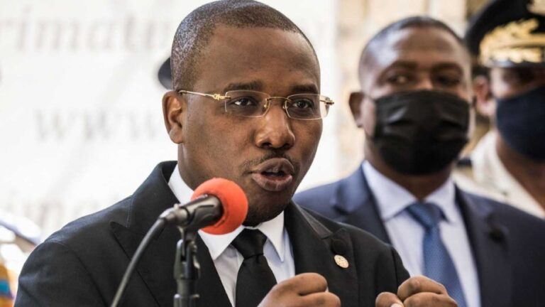 El primer ministro Joseph dimitirá y le cederá el poder en Haití a Ariel Henry