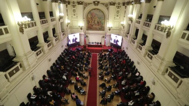 Convención constituyente de Chile logra sesionar tras dos intentos fallidos