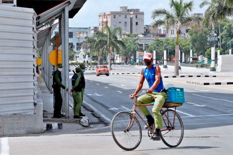 Tensa calma en una Cuba sin internet tras las protestas masivas del domingo