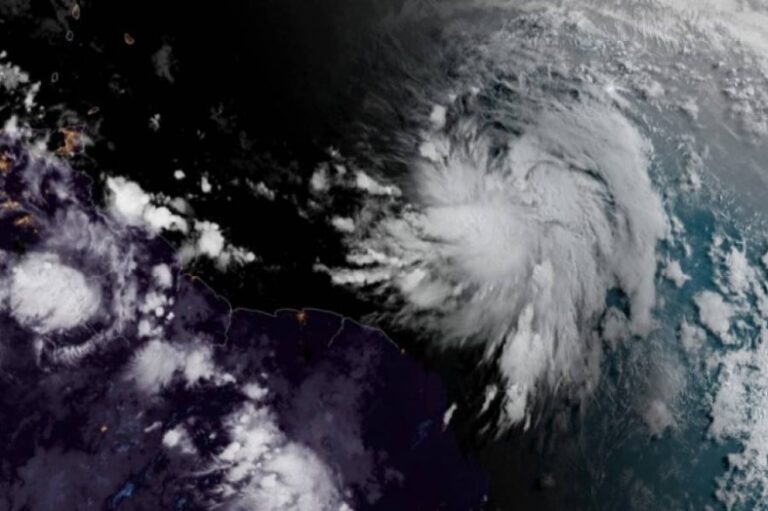 Elsa se convierte en el primer huracán de la temporada atlántica