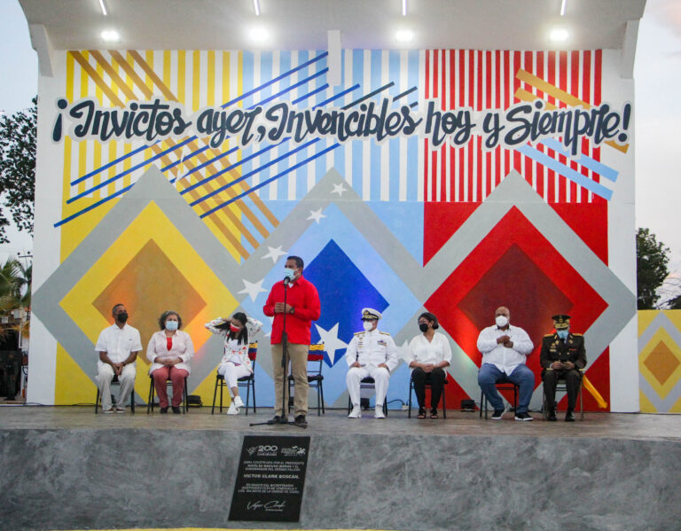 Gobierno de Falcón  inauguró plaza Bicentenaria
