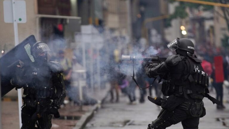 AI: Violaciones de DD.HH. de la Policía colombiana en las protestas no son aisladas