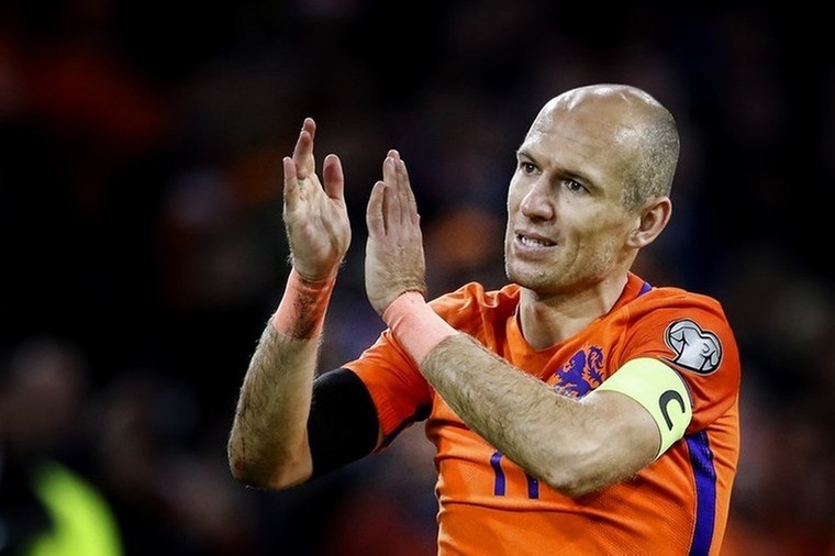 Robben cuelga las botas de «forma definitiva»