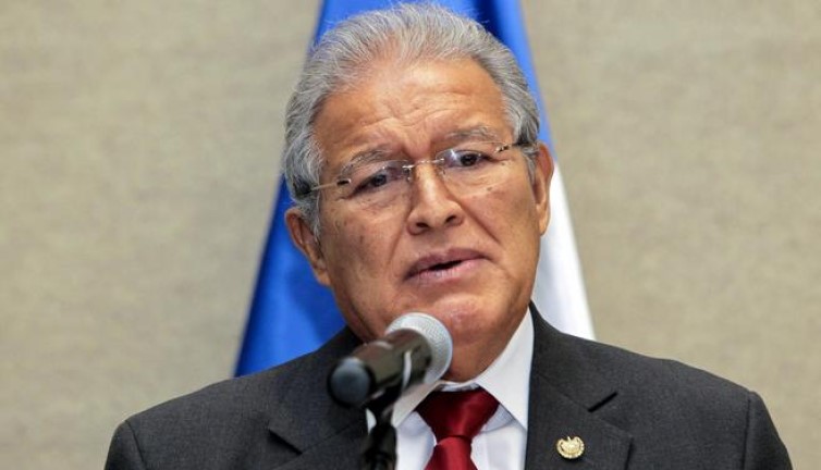 Ordenan detener al expresidente salvadoreño Sánchez Cerén