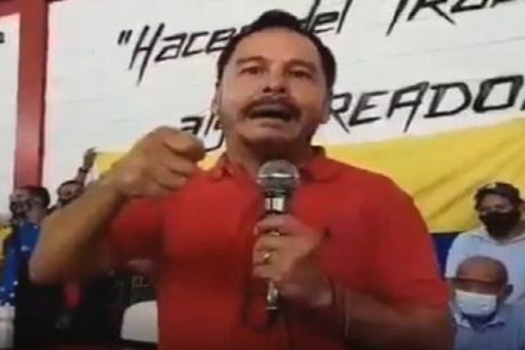 Ahora en Carabobo| Vielma Mora a Lacava: el pueblo esta molesto porque están cambiando los ojos de Chávez por un murciélago