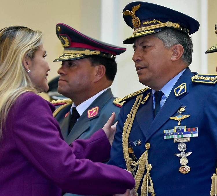 Detienen al exjefe del Estado Mayor de Bolivia por violencia en Sacaba y Senkata