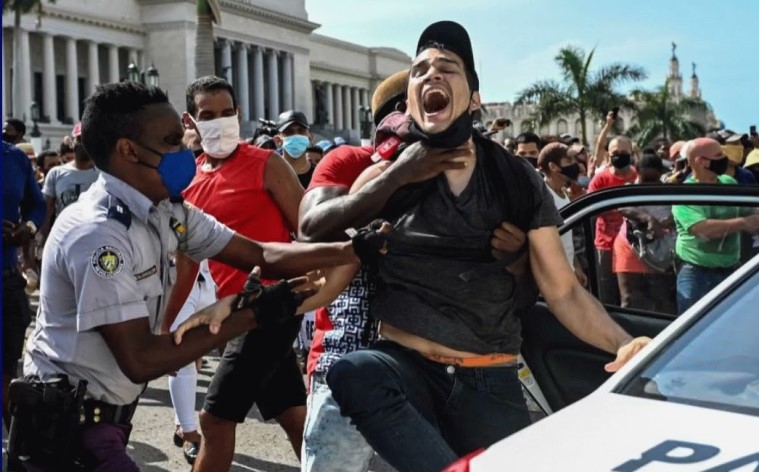 Gobiernos de una veintena de países repudian «arrestos masivos» en Cuba