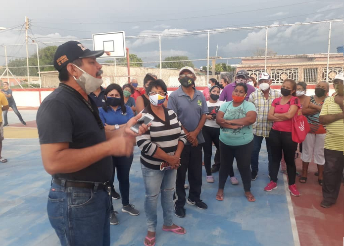 Vecinos de Las Margaritas exigen a Cantv reparación del servicio de telefonía e internet