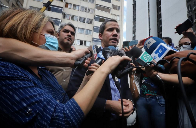Guaidó se escondió en una camioneta cuando lo fue a detener las FAES