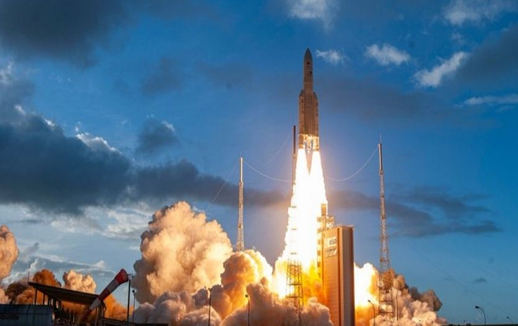 Nuevo satélite reprogramable Eutelsat Quantum es lanzado por un Ariane