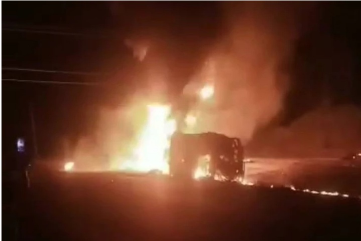 Trece muertos al explotar camión cisterna mientras extraían gasolina en Kenia