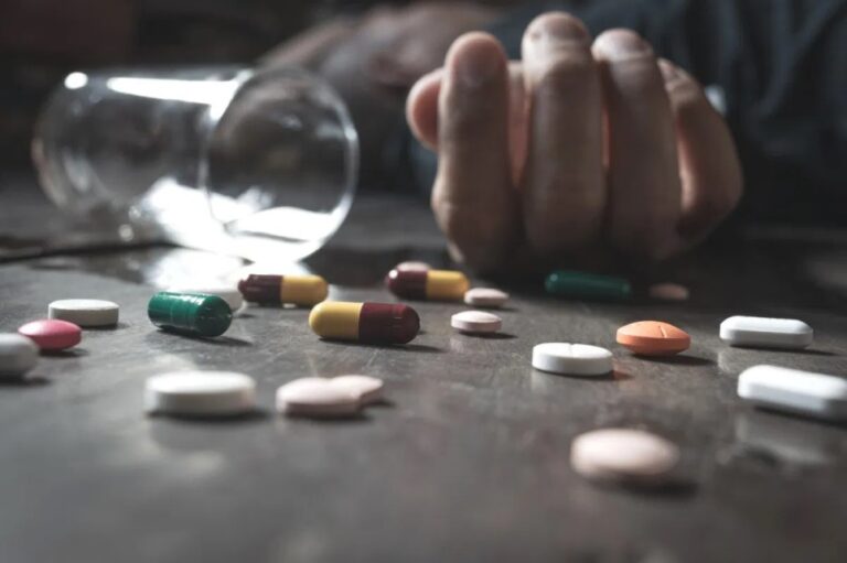Muertes por sobredosis de drogas en EEUU batieron récord en 2020
