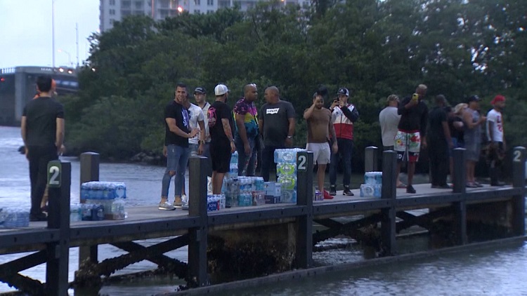 Cubanos de Florida piden apoyo a los dueños de botes para llevar insumos a la isla