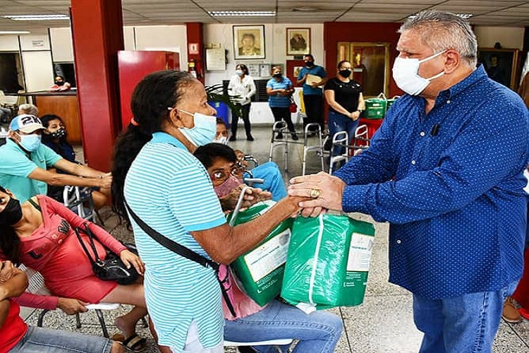 Vecinos de Carirubana recibieron ayuda social