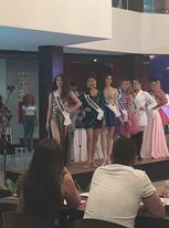 31 bandas y bufandas del certamen Miss y Mister Petite Venezuela fueron impuestas en el hotel Bijou