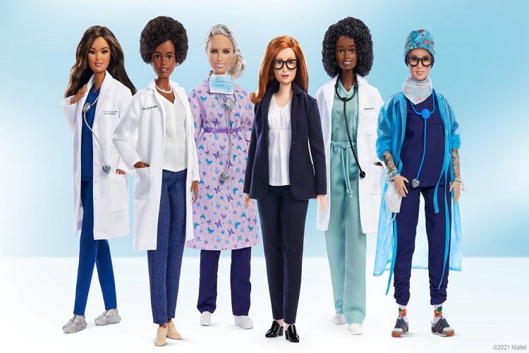 Lanzan una Barbie en honor a Sarah Gilbert, una de las creadoras de la vacuna AstraZeneca