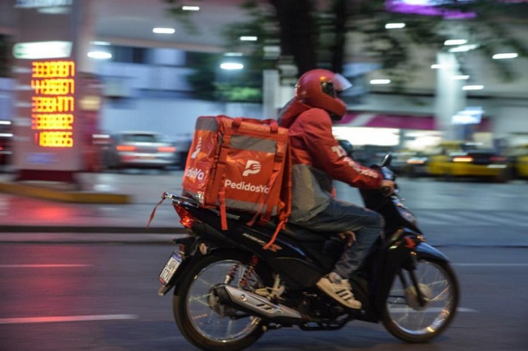 Asaltaron a «delivery» le dejaron la moto y el celular, pero le robaron las empanadas